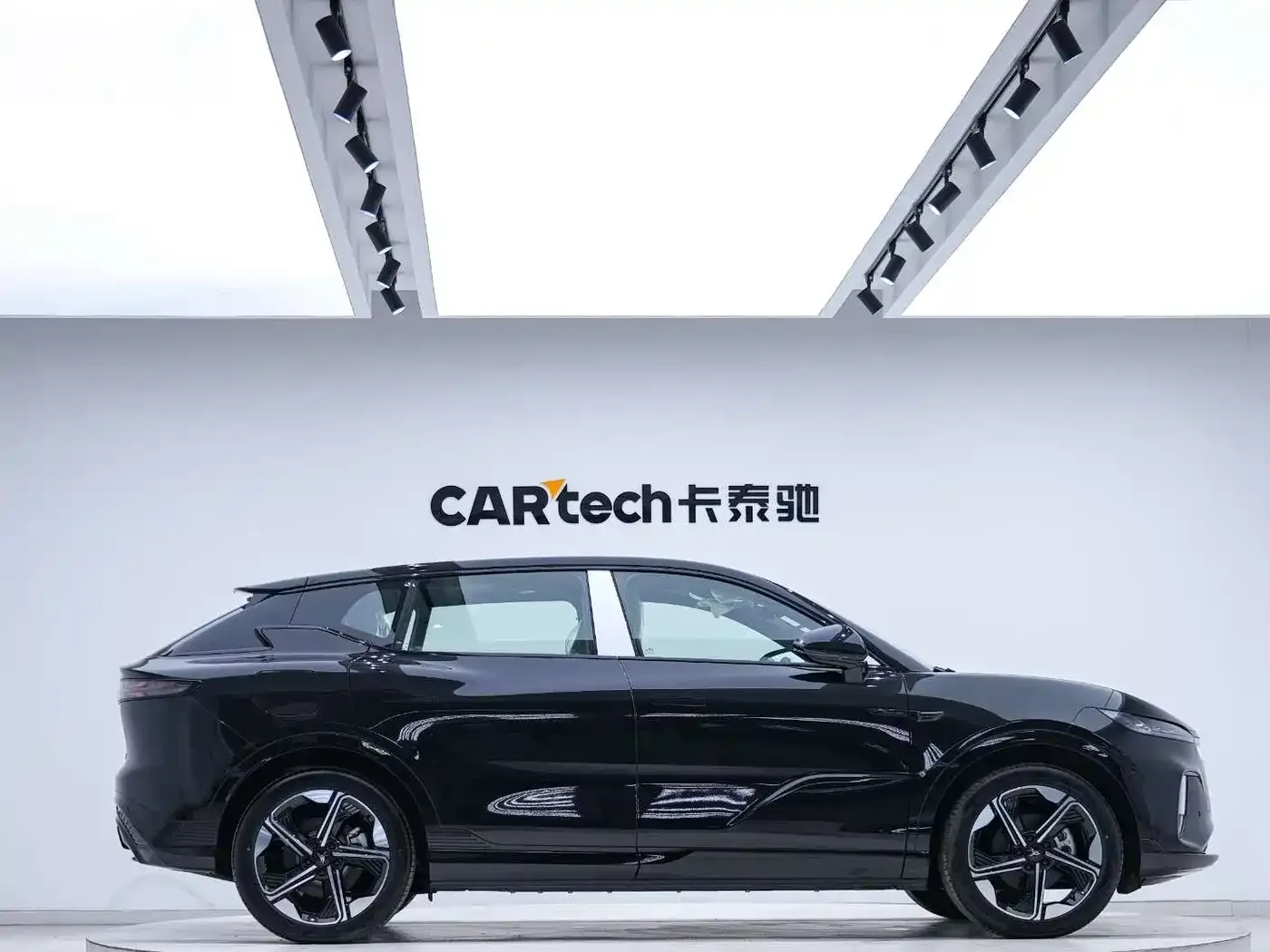 Voyah Auto Voyah Zhiyin Long Range Super Charging Edition 2026 — фото 4