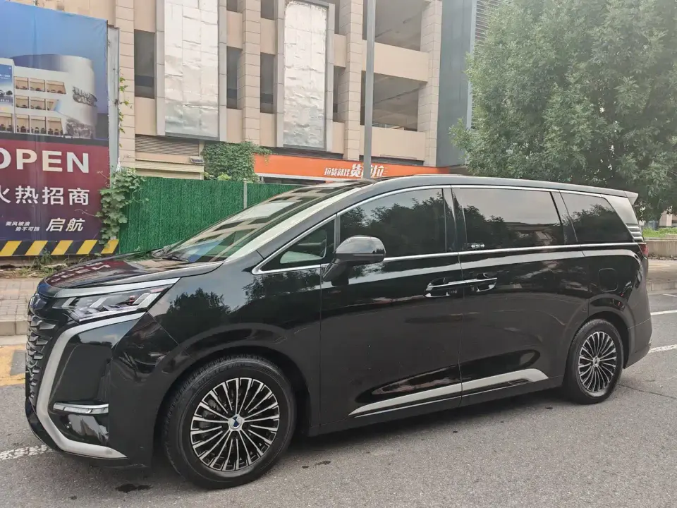 Denza D9 DM-i 970 All-Wheel Drive Honor Edition 2023