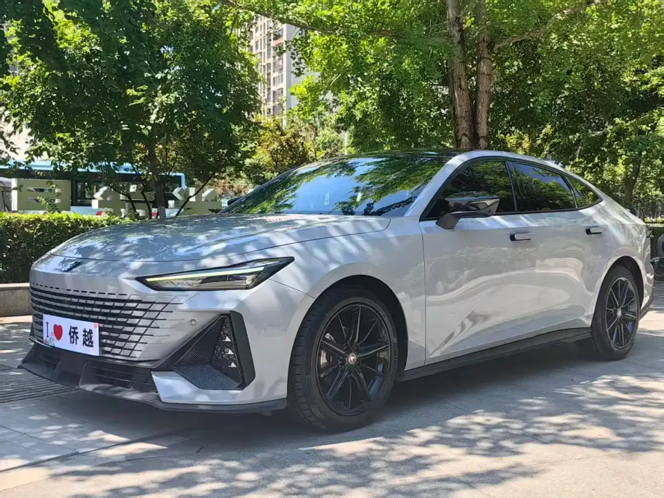 Changan UNI-V 1.5T Premium Model 2023