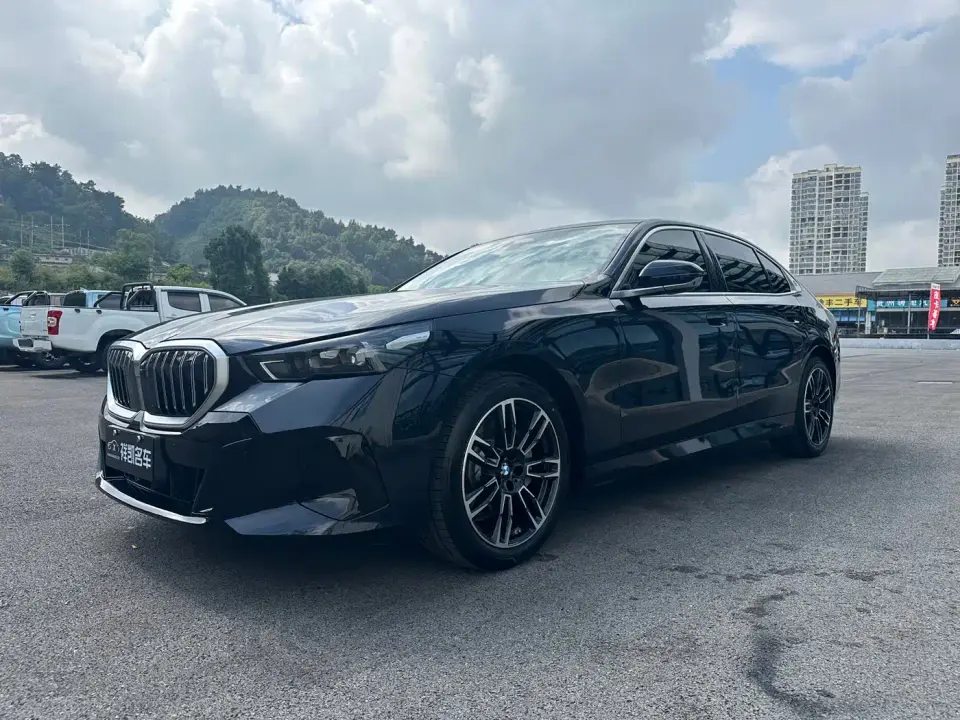 BMW 5 Series 530Li Leading M Sport Package 2026
