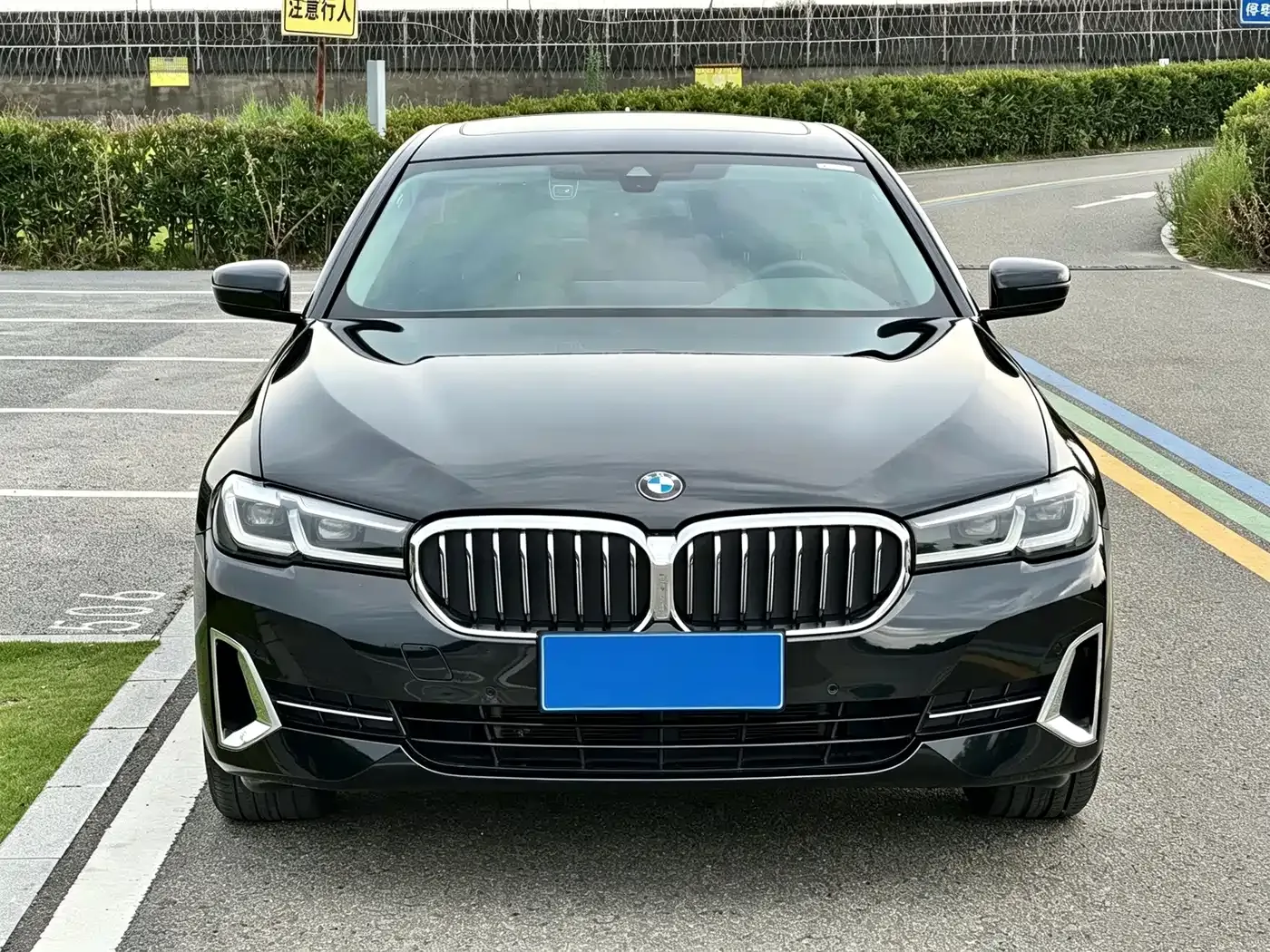 BMW 5 Series Facelift 530Li Leading Luxury Package 2022 — фото 2