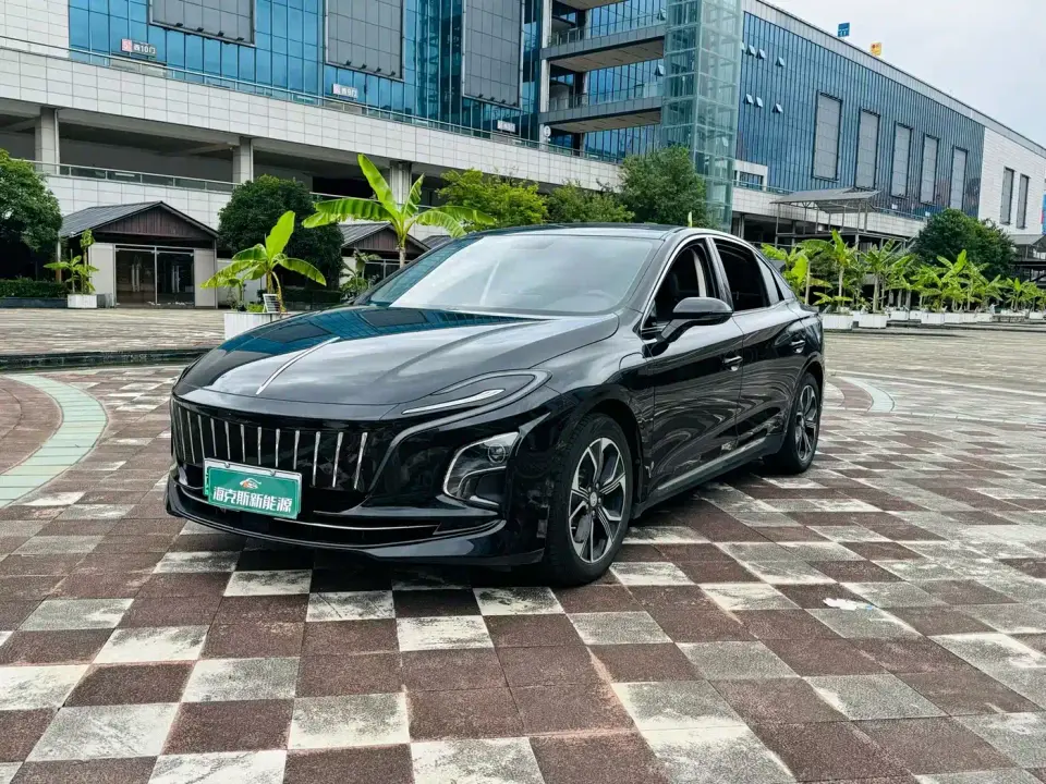 Hongqi E-QM5 Facelift Basic Travel Edition 2024