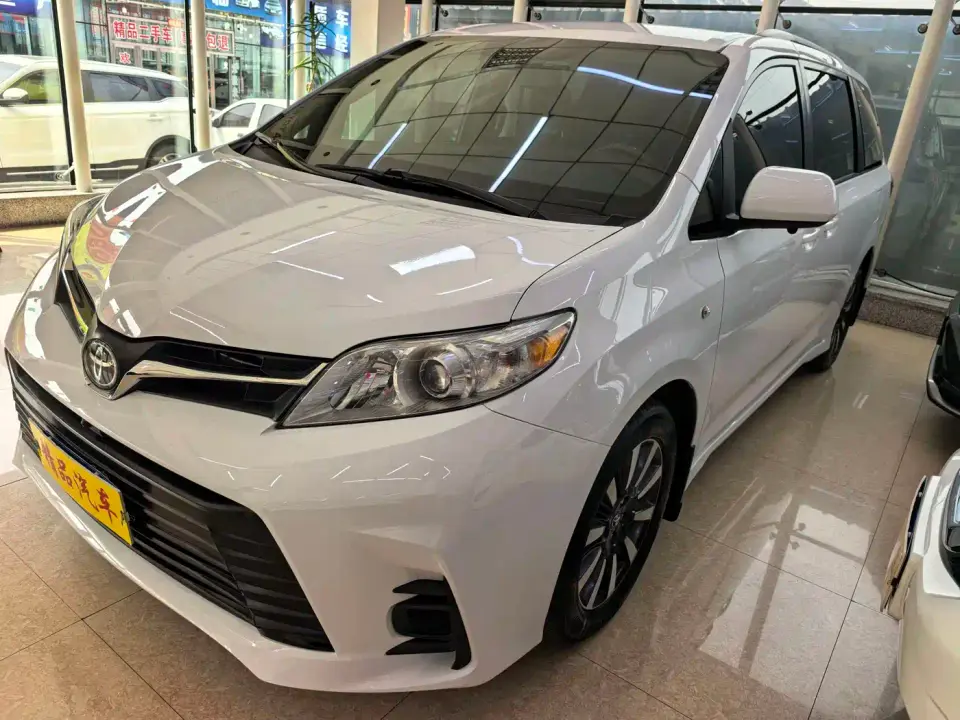 Toyota Sienna 3.5L 4WD L 2019