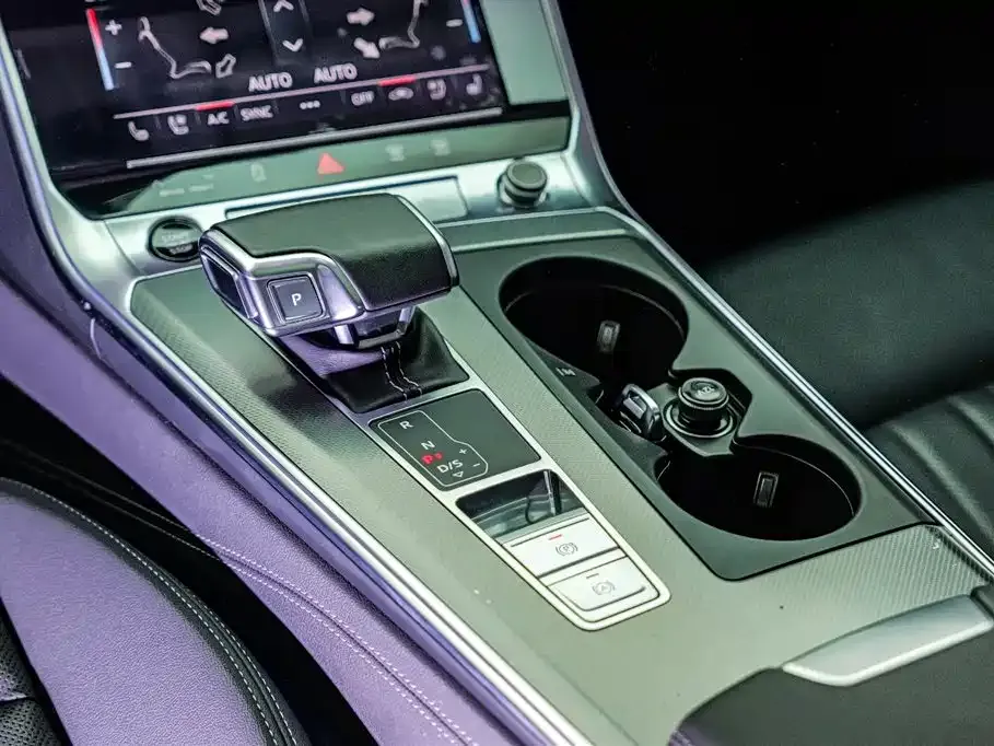 Audi A6 (Import) Model allroad quattro 55 TFSI Premium Off-road Version 2024 — фото 15