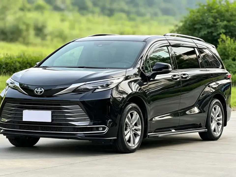Toyota Sienna 2.5L Hybrid Luxury Edition 2022