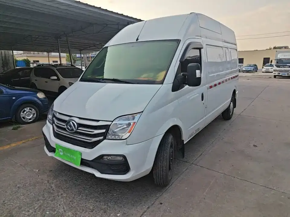 SAIC Maxus Xintu V80 2.0T Manual Classic City Delivery King Long Wheelbase High Roof 3 Seats 2024