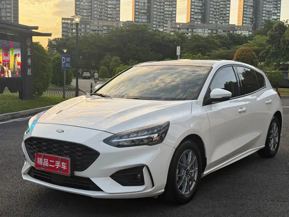 Ford Focus Sedan EcoBoost 180 Auto Trend 2021