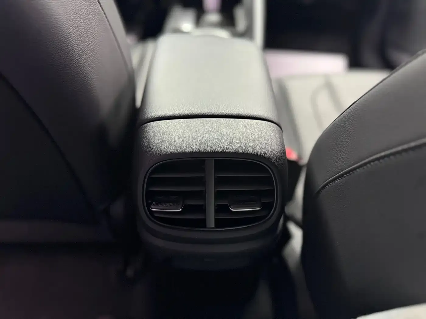 Hyundai Elantra 1.5L CVT LUX Premium Edition 2022 — фото 10