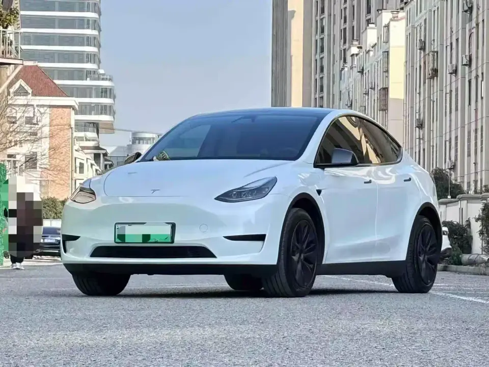 Tesla Model Y Long Range AWD 2024