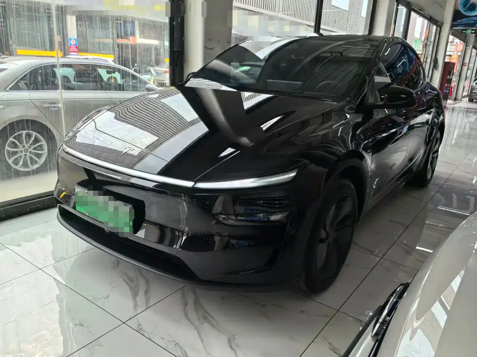 Tesla Model Y Rear-Wheel Drive 2025