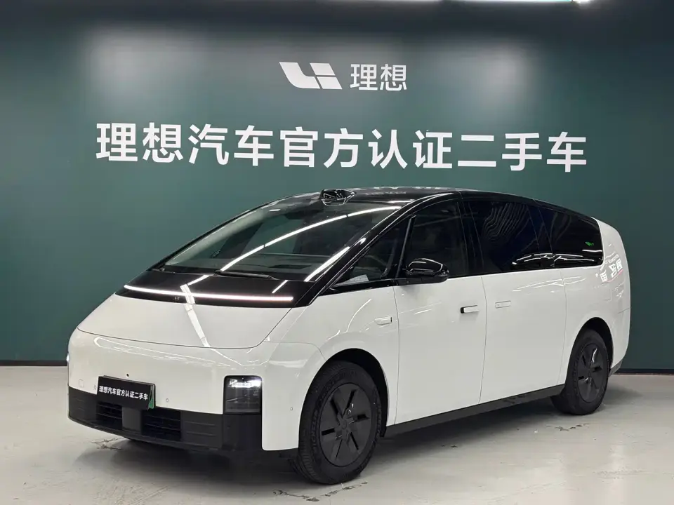 Li Auto MEGA Ultra 2024