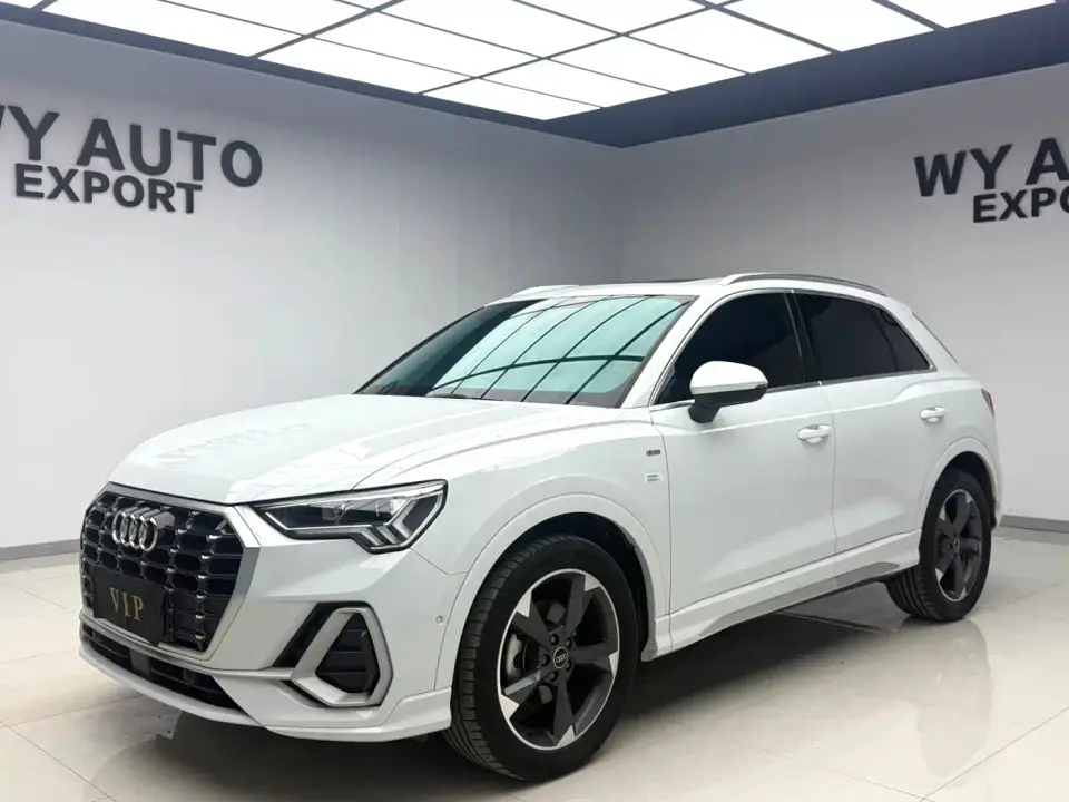 Audi Q3 35 TFSI Fashion Dynamic (1.4T) 2023