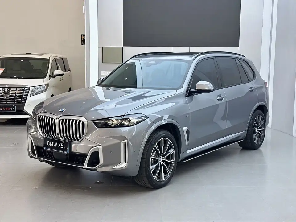 BMW X5 xDrive 30Li M Sport Package 2025