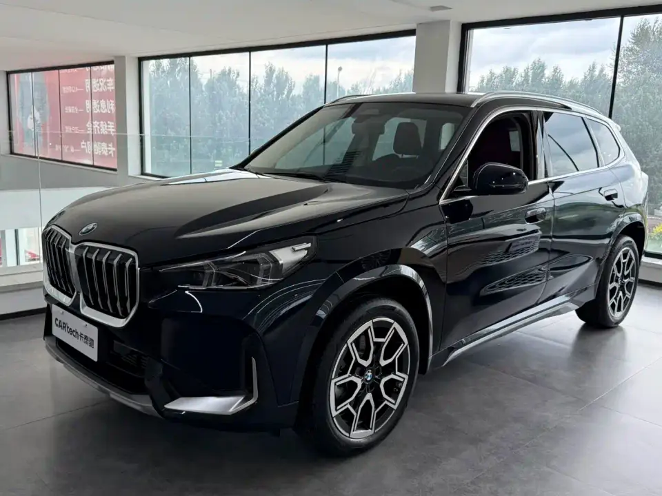 BMW X1 Model Year sDrive25Li X Design Package 2026