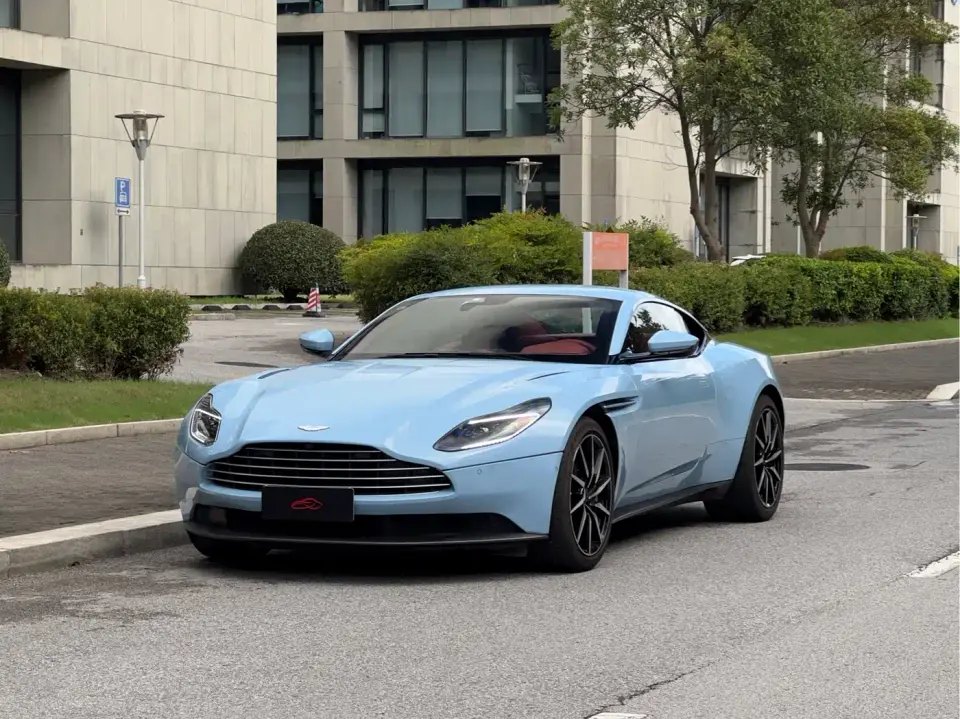 Aston Martin DB11 4.0T V8 Coupe 2022