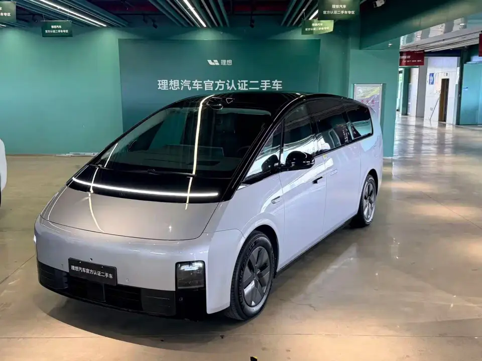 Li Auto MEGA Ultra 2024