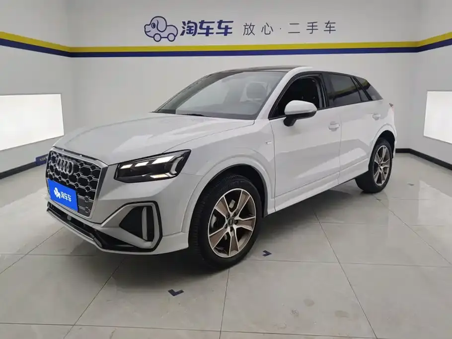 Audi Q2L 35TFSI Fashion Sport 2024
