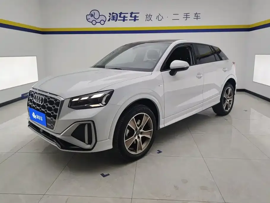 Audi Q2L 35TFSI Fashion Sport 2024