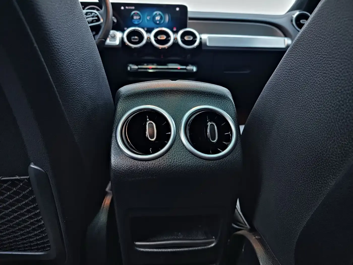 Mercedes-Benz GLB-Class GLB 180 Dynamic 2020 — фото 15