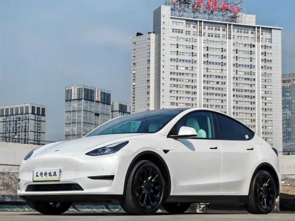 Tesla Model Y Facelift Rear-Wheel Drive Version 2024