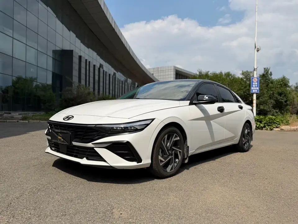 Hyundai Elantra Model 1.5L CVT LUX Premium Edition 2024