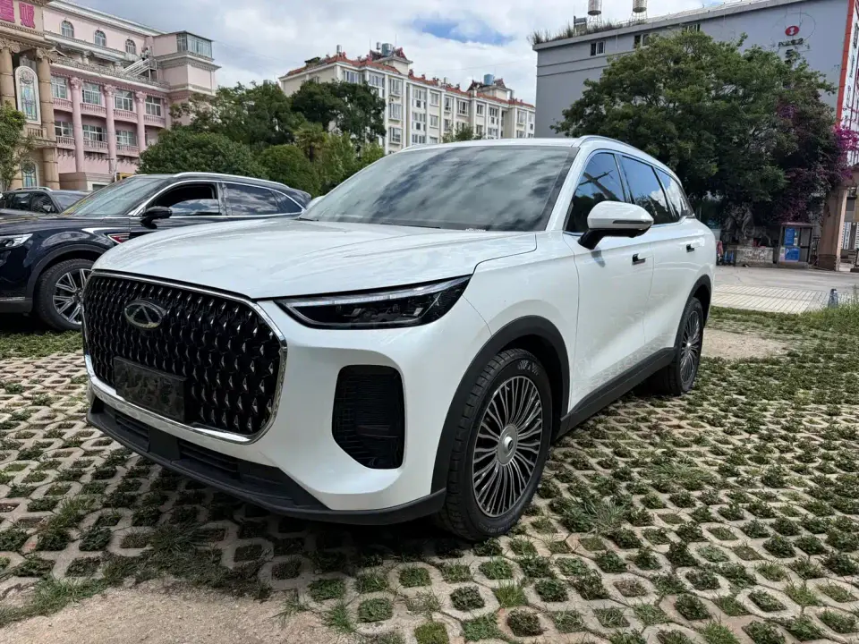 Chery Tiggo 8L 2.0T 2WD Premium 5-seater 2025
