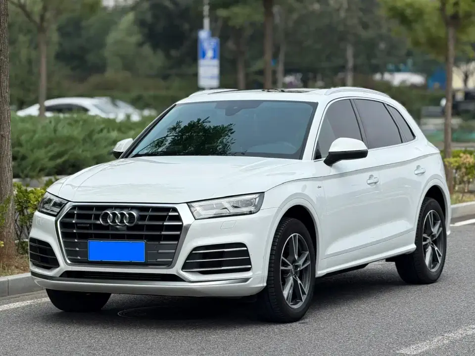 Audi Q5L Facelift 40 TFSI Honor Fashion 2021