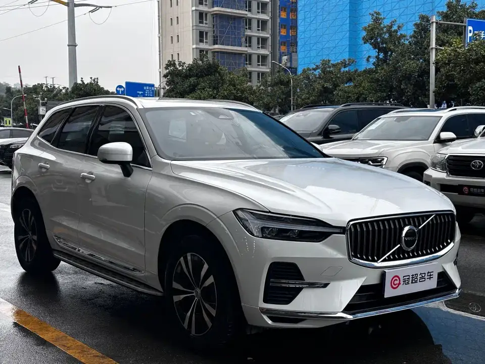 Volvo XC60 B5 AWD R-Design 2022