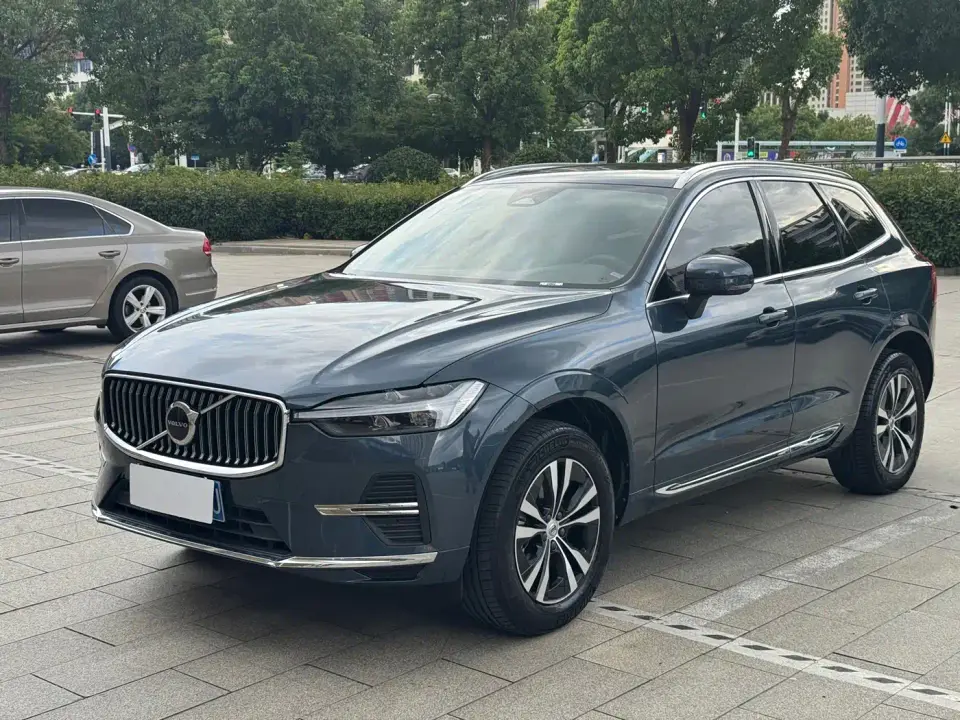 Volvo XC60 B5 AWD Zhiyuan Luxury Edition 2024