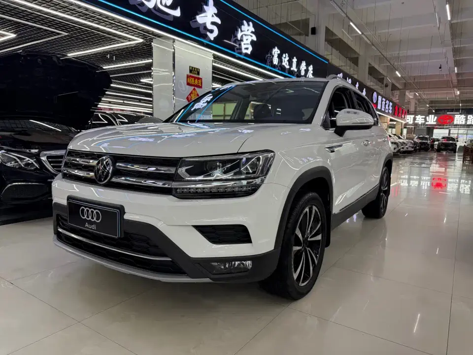 Volkswagen Tharu 330TSI 4WD Luxury 2021