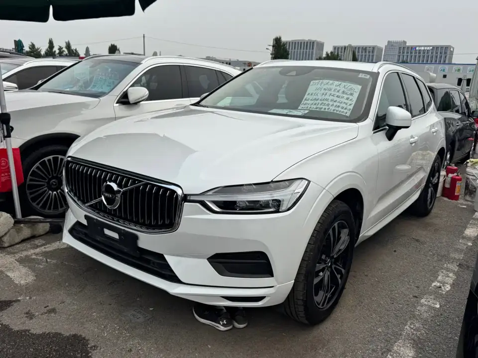 Volvo XC60 T5 4WD Intelligent Distance China VI 2019