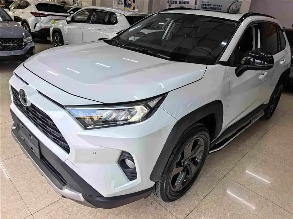 Toyota RAV4 Rongfang 2.0L CVT 4WD Premium Edition 2022