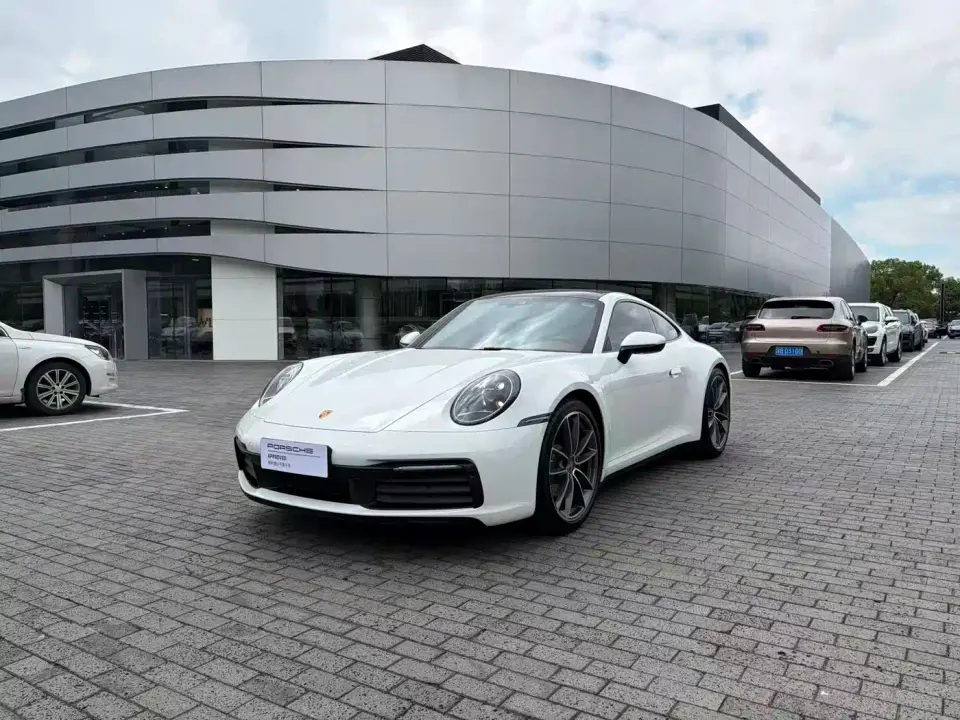 Porsche 911 Carrera 3.0T 2024