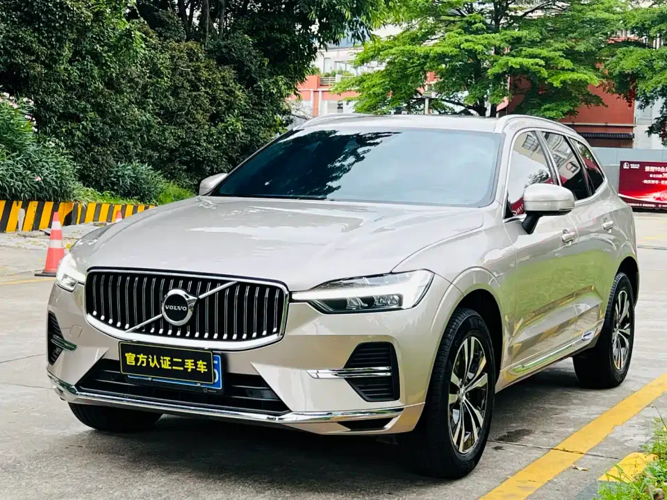 Volvo XC60 B5 AWD Smart Luxury Edition 2025
