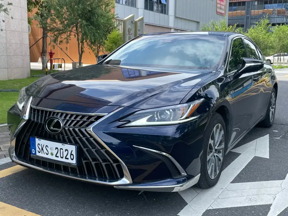Lexus ES 200 Special Limited Edition 2024