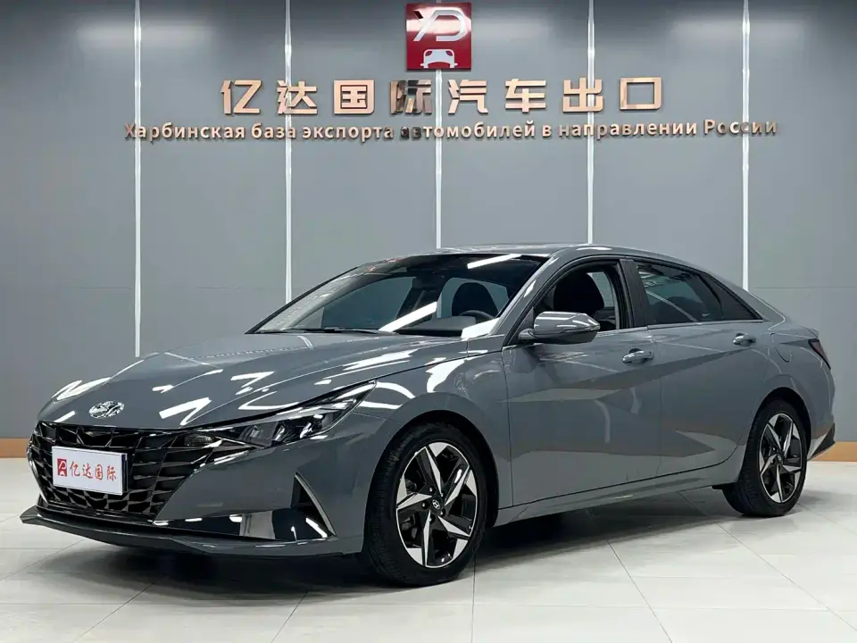 Hyundai Elantra 1.5L CVT LUX Premium Edition 2022