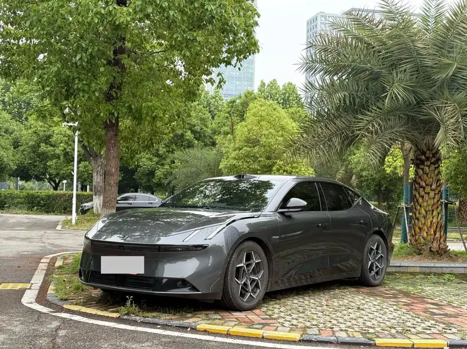 Lynk & Co Z10 Model 95kWh 806km RWD Smart Drive Max 2024
