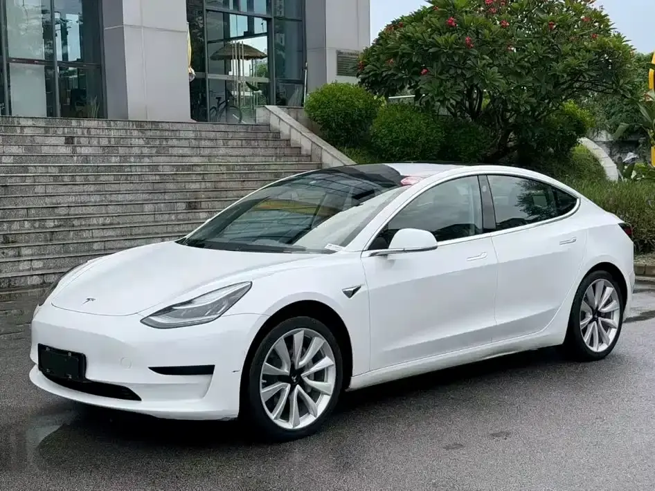Tesla Model 3 Standard Range Rear-Wheel Drive Upgrade 2020