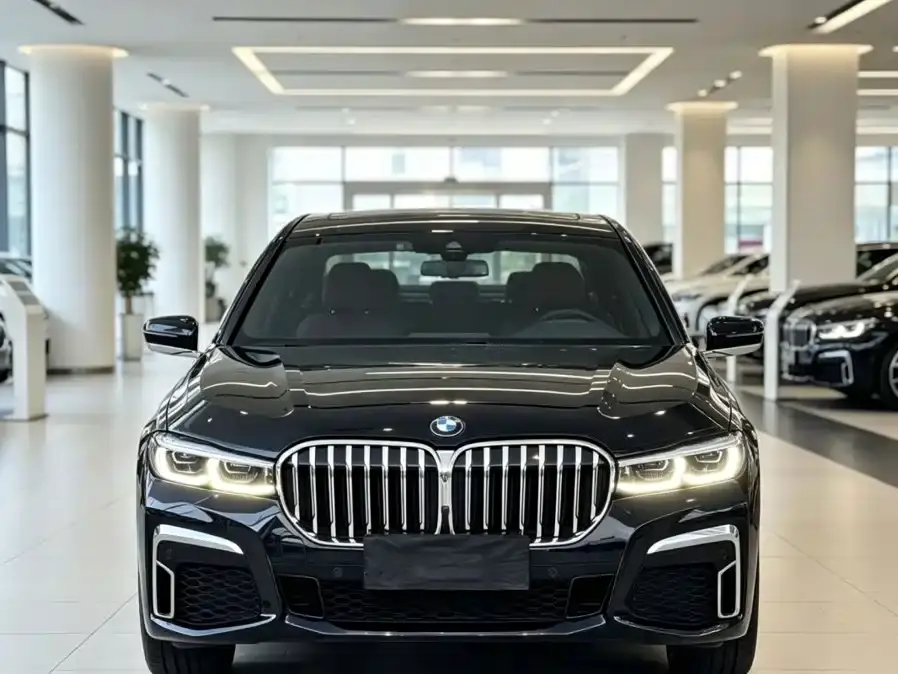 BMW 7 Series Model 740Li Leading M Sport Package 2021