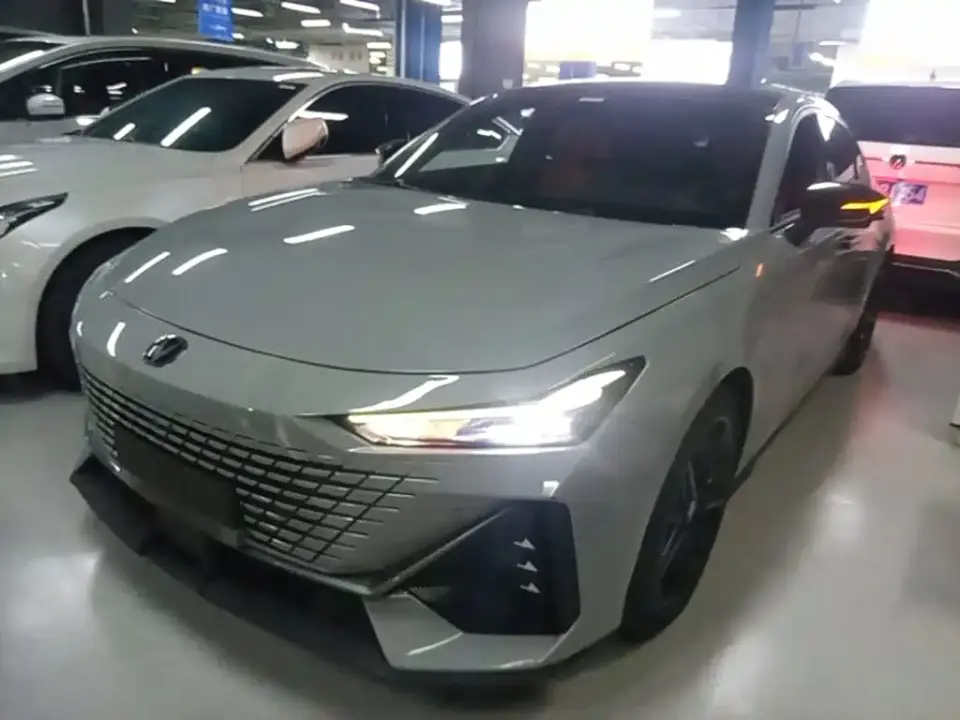 Changan UNI-V 1.5T Premium Model 2022