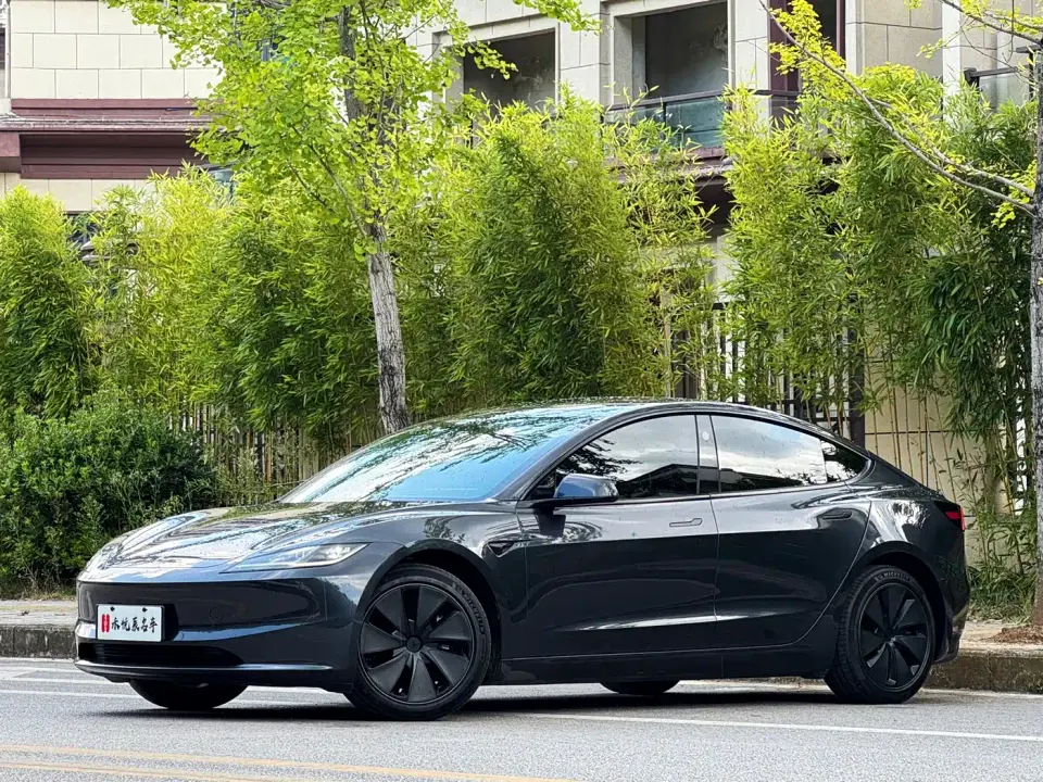 Tesla Model 3 Long Range All-Wheel Drive 2024