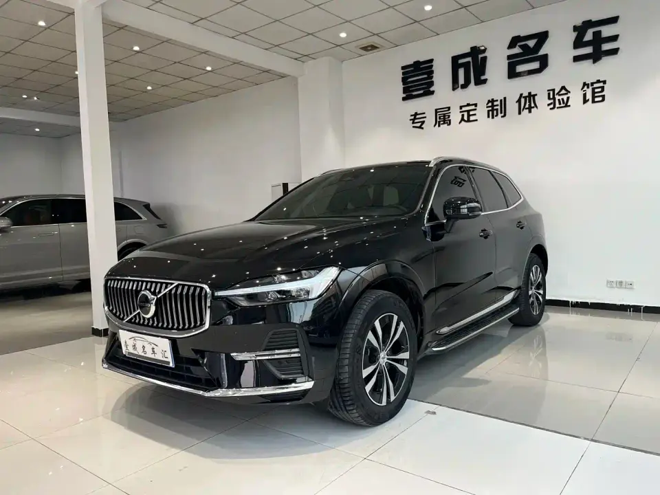 Volvo XC60 B5 AWD Smart Luxury Edition 2025