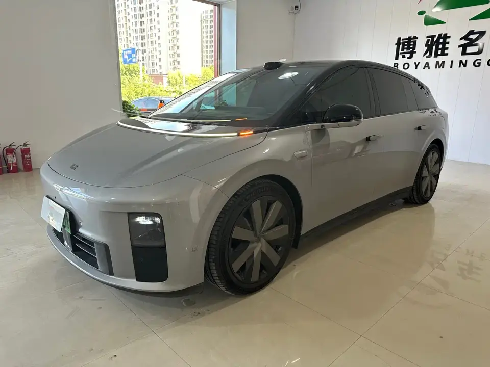 Li Auto i6 4WD Base Model 2026