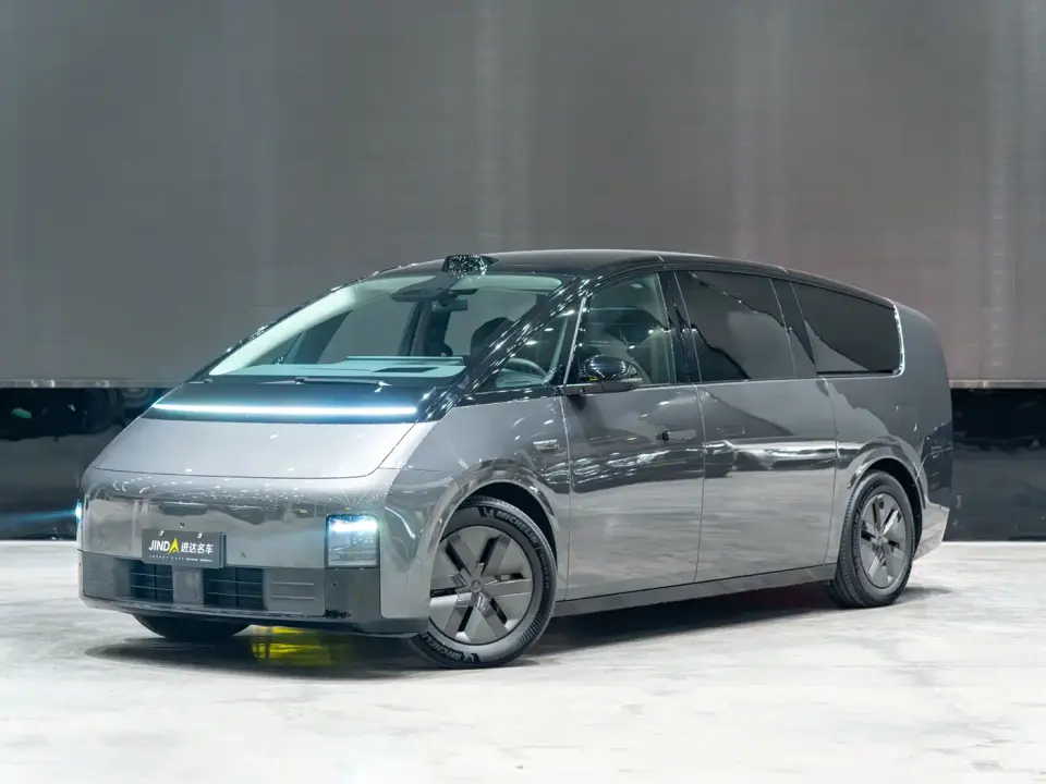 Li Auto MEGA Ultra 2024