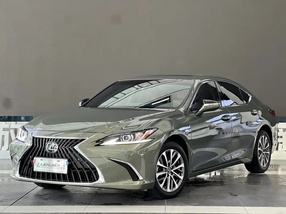 Lexus ES 200 Excellence Edition 2023
