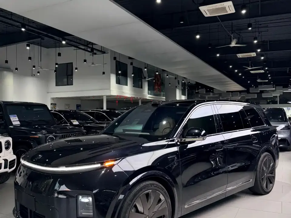 Li Auto Li Xiang L9 Base Model 2026