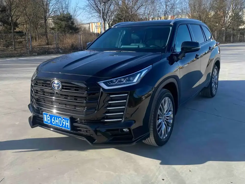Toyota Highlander Model Dual Engine 2.5L 4WD Premium Edition 7-Seater 2023