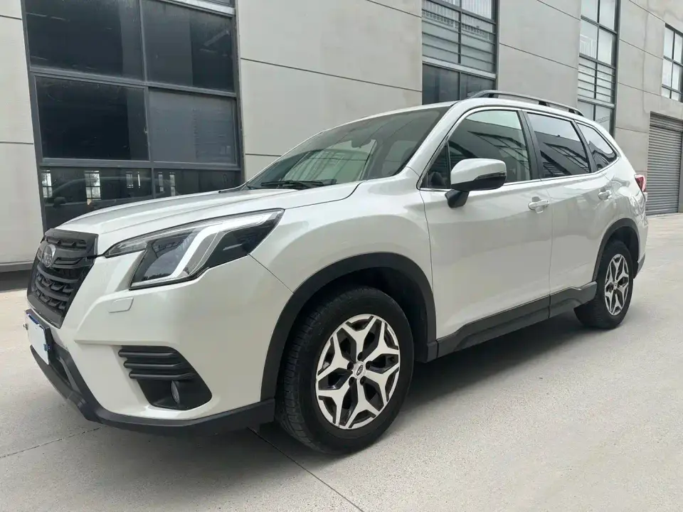 Subaru Forester 2.0i Luxury Edition 2022