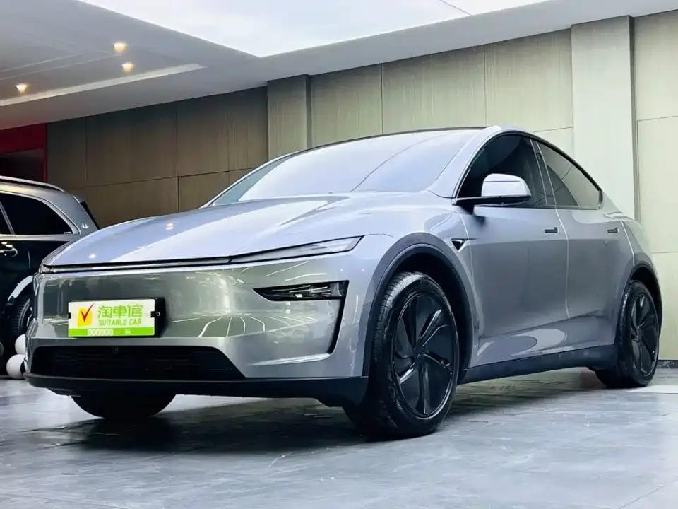 Tesla Model Y Rear-Wheel Drive 2025