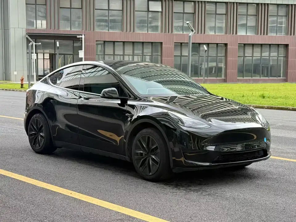 Tesla Model Y Rear-Wheel Drive Edition 2023